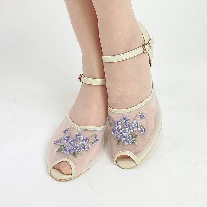 23violet-shoese1.jpg