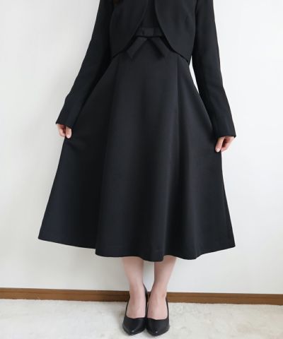 black / 150cm (wearing M size) * Coordination with a round collar jacket