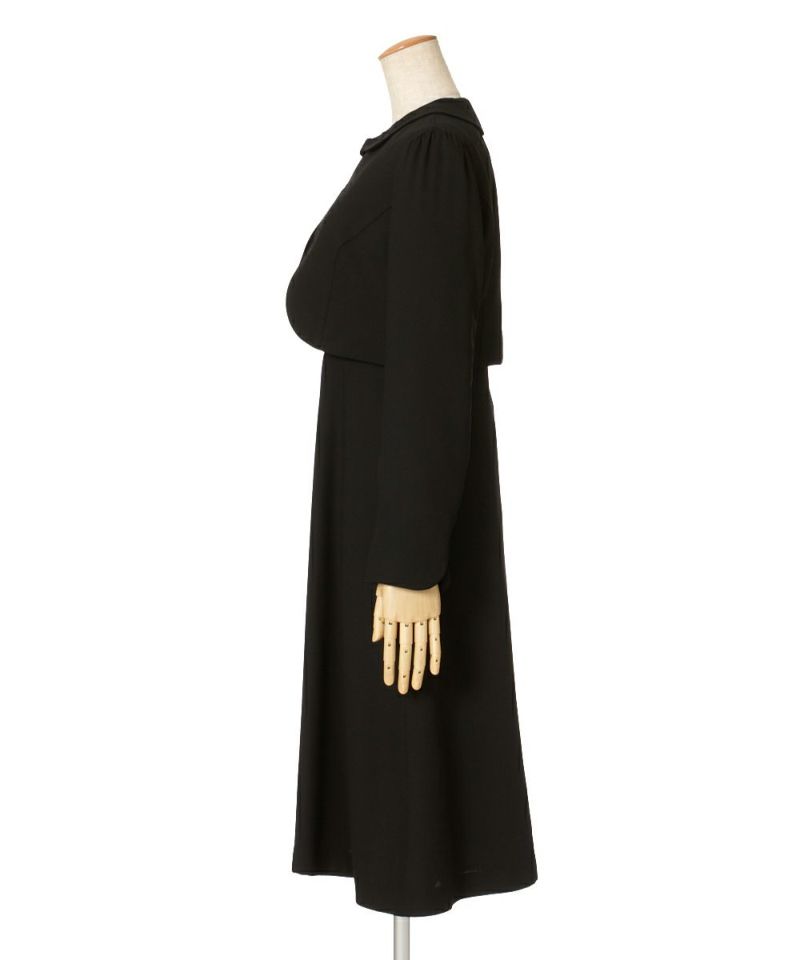 black / Coordination with one piece using yoke lace