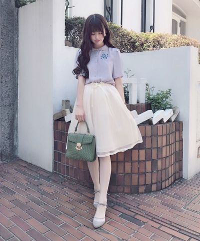 model: 162cm (off white)