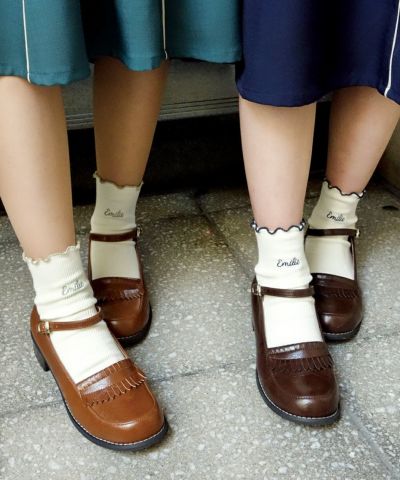 image photo (Left model: 158cm Right model: 153cm)