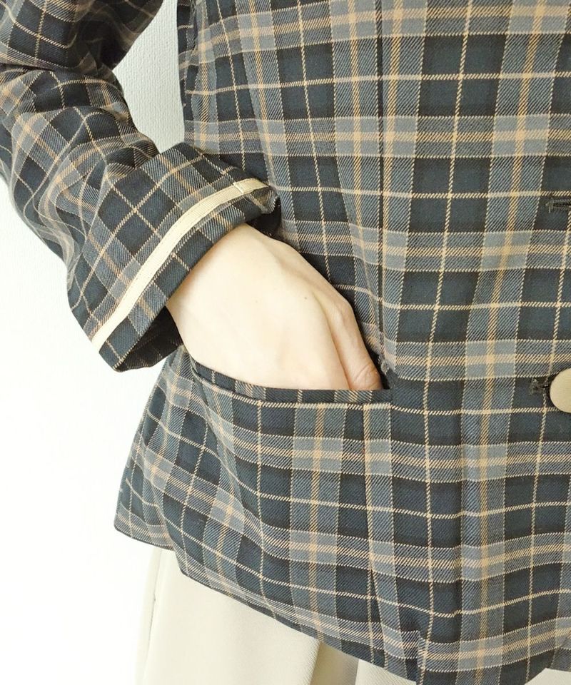 Detail up