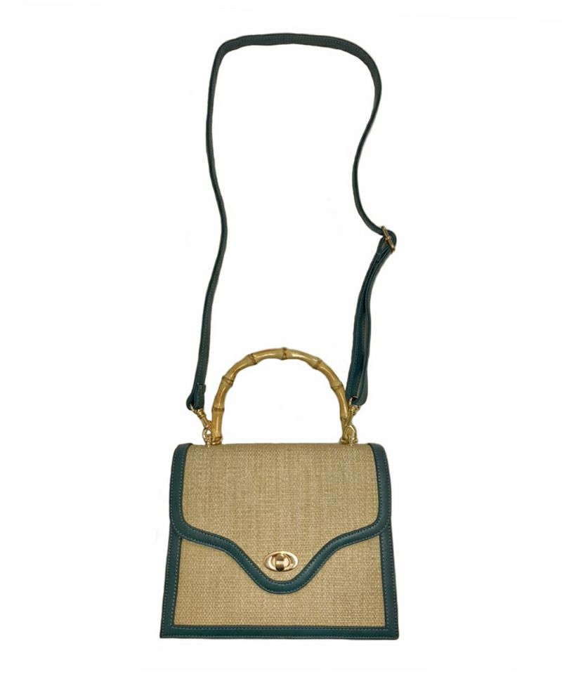 With shoulder strap (sax)