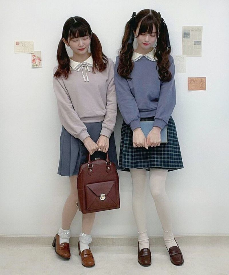 Left: pink beige (158cm) / Right: blue (162cm)