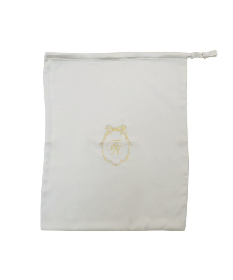 Drawstring purse (Satin drawstring for storage is included)