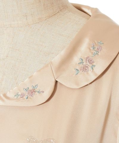 Collar up (pink beige)