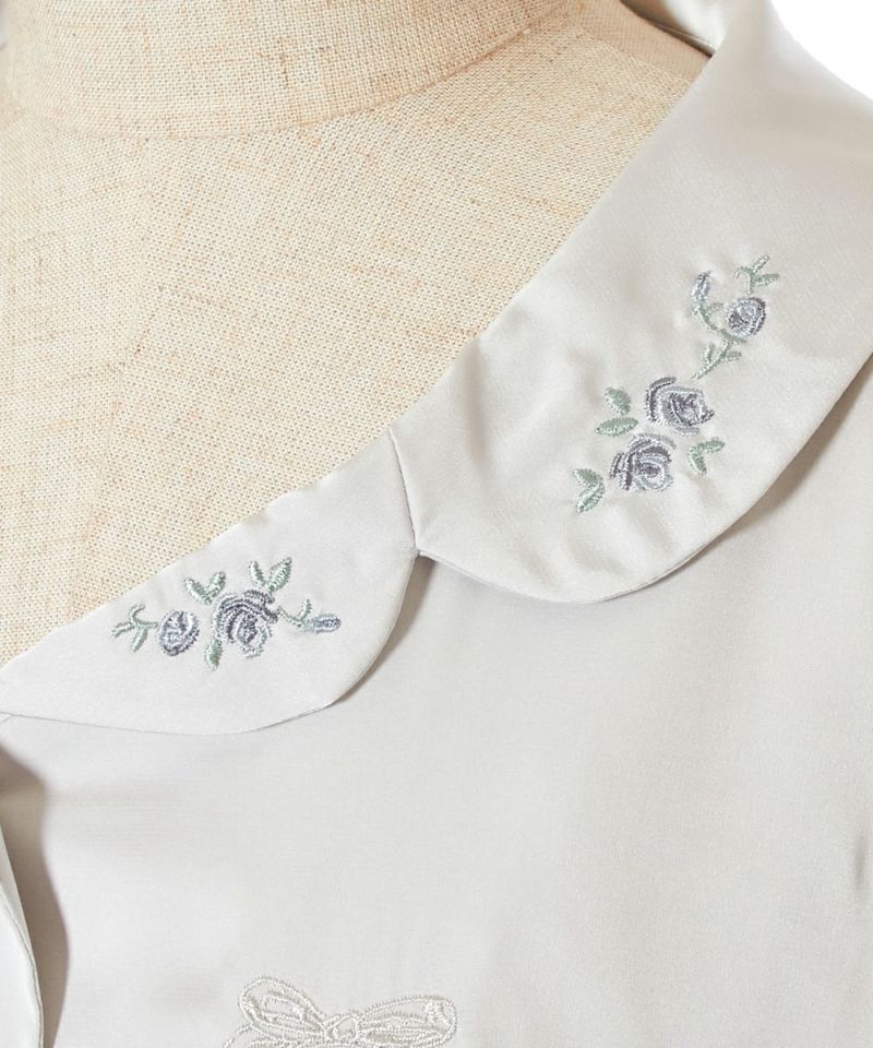 Collar up (blue gray)