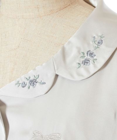 Collar up (blue gray)