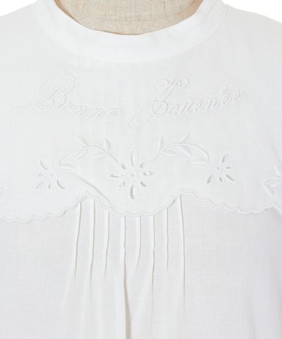 Embroidery up (off white)
