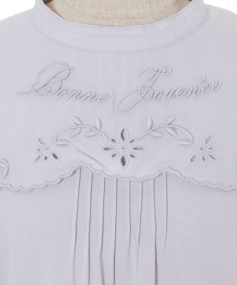 Embroidery up (light blue)