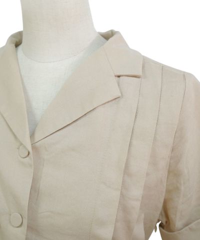Collar up (light beige)