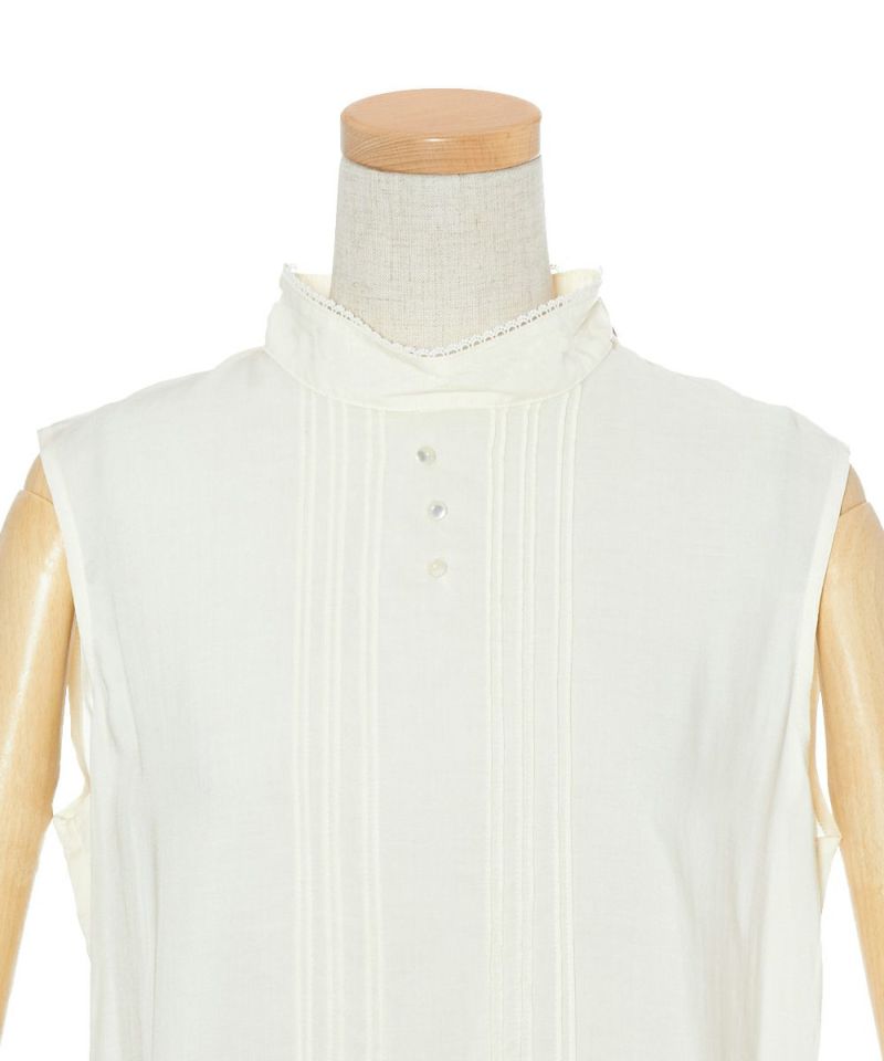 When the scarf is removed (off white)