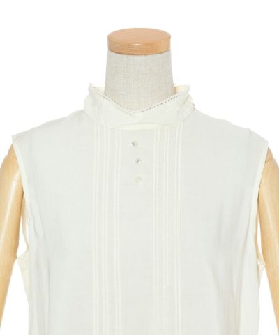When the scarf is removed (off white)