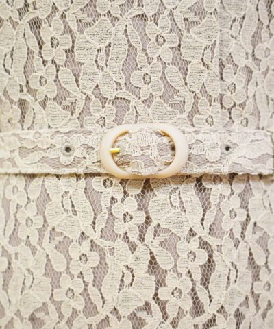 Belt up (beige)