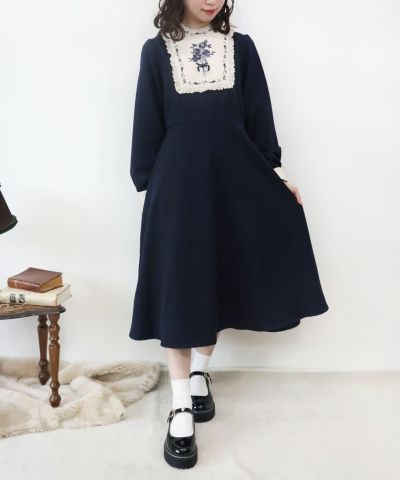 値下げ交渉◎新品未使用タグ付きフィント 絵画風ヨーク刺繍ワンピース　ネイビー 000000002492-01-m.jpg?t=