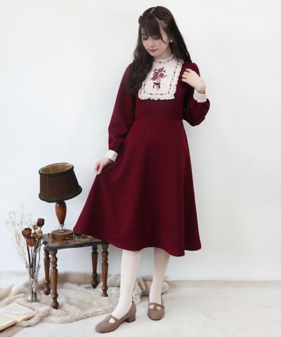 値下げ交渉◎新品未使用タグ付きフィント 絵画風ヨーク刺繍ワンピース　ネイビー 絵画風ヨーク刺繍ワンピース/F i.n.t [39AE02j004] | F i.n.t公式通販