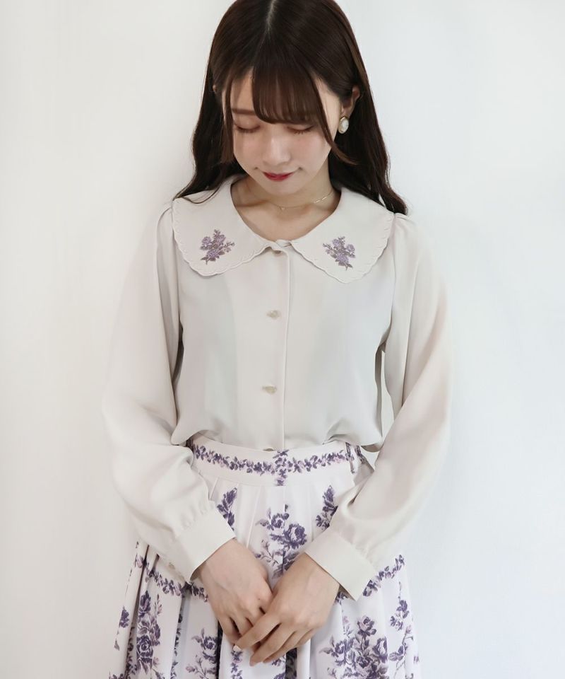 クラシックローズ刺繍ブラウス(白) axes femme（アクシーズファム）の「クラシックローズ刺繍
