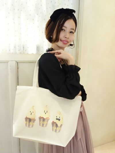 * Witch's Naughty Cupcake Print Tote / Sweets Collection [19GC01a016]
