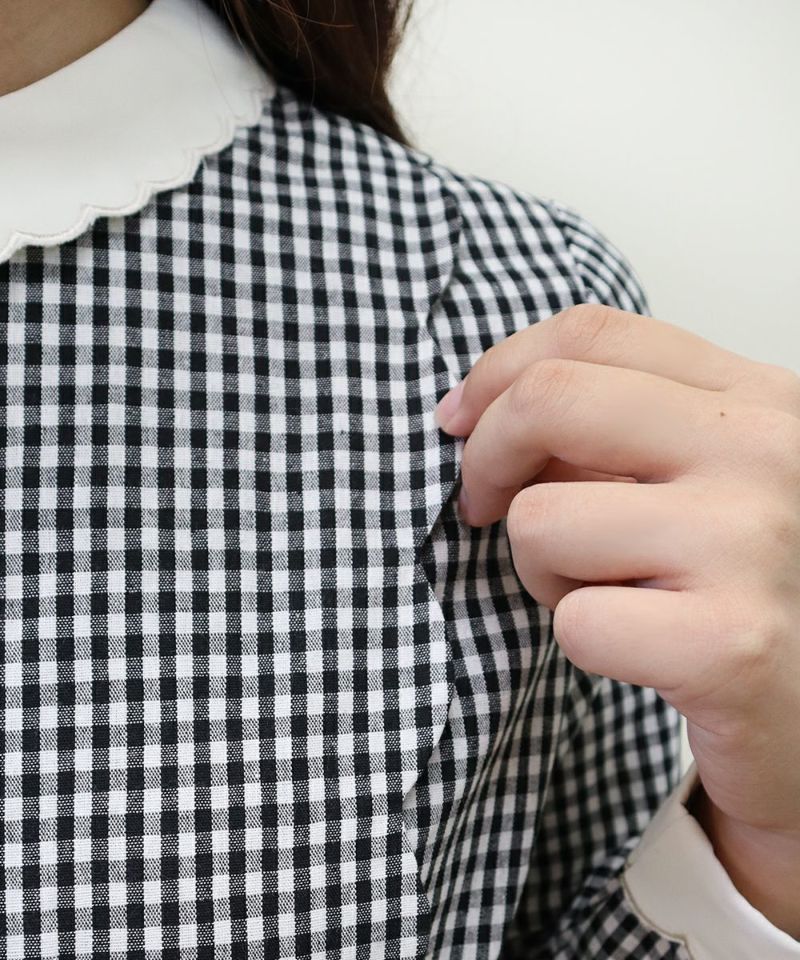 black × white / scalloped part
