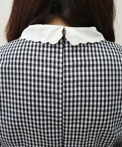 black × white / back zipper