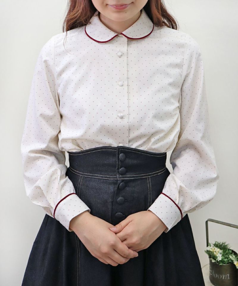 ivory × red / When the bowtie is removed