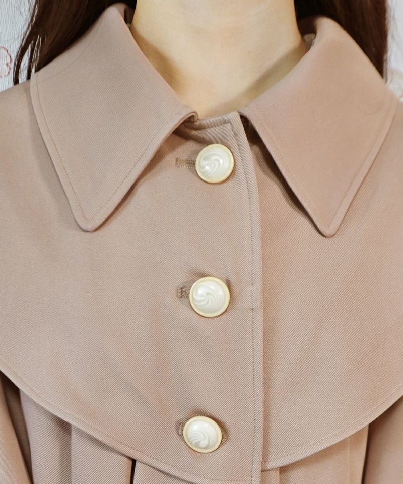 beige / button part