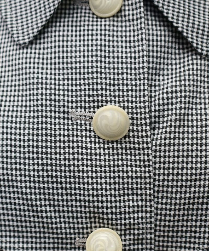 black × white / button part
