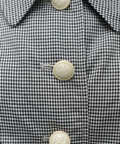 black × white / button part