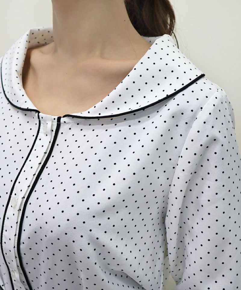 white × black / collar part