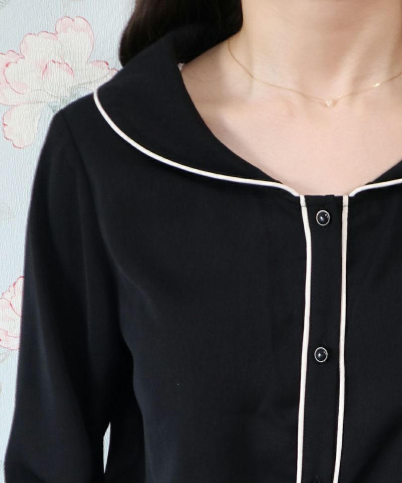 black × white / collar part