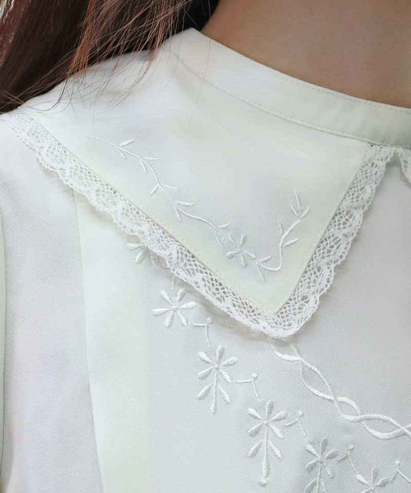 off white / collar part