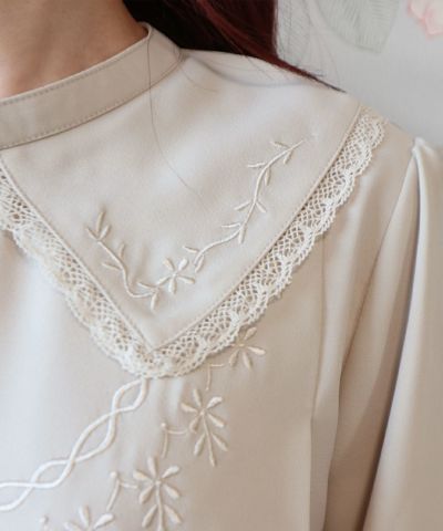 beige / collar part