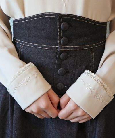 beige / sleeve part