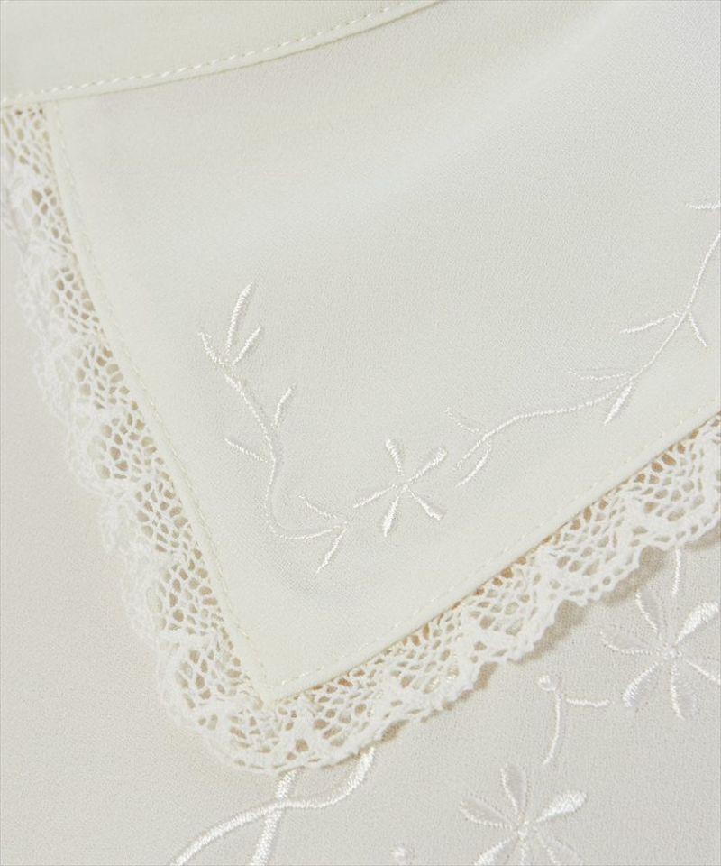 Collar up (off white)