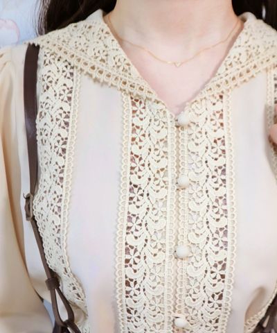 light beige / レース部分