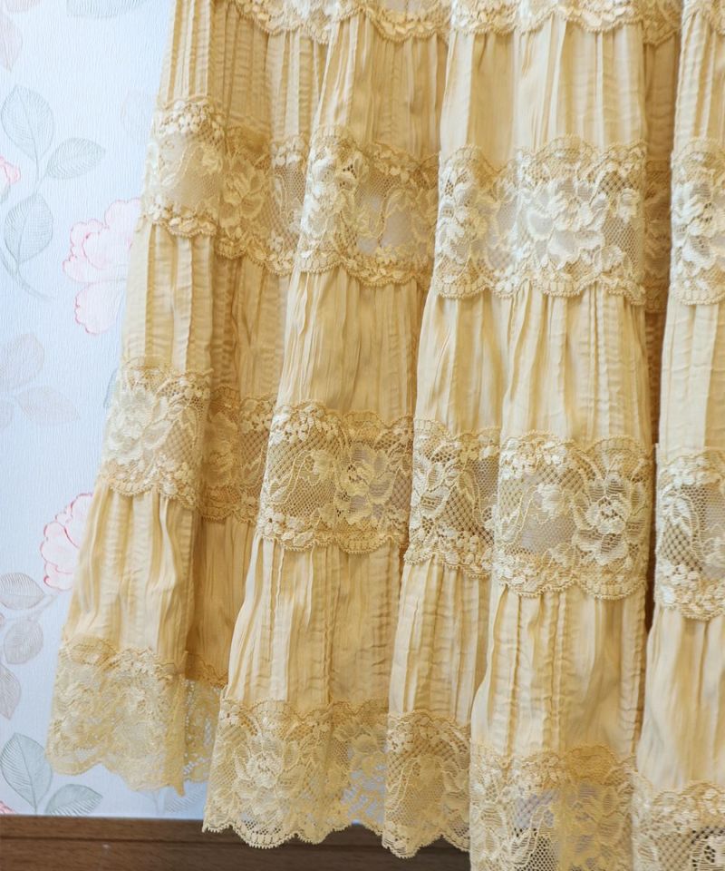 light yellow / hem