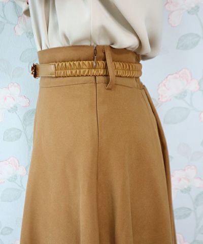 mustard / side fastener