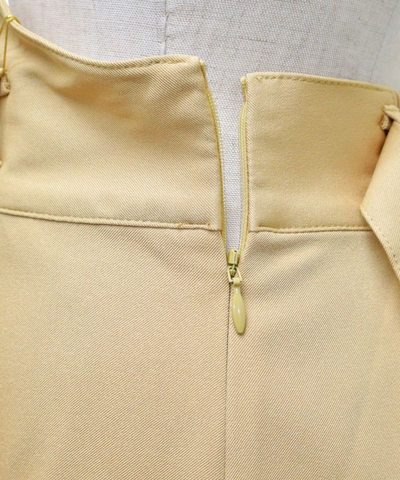 Side fastener (light yellow)