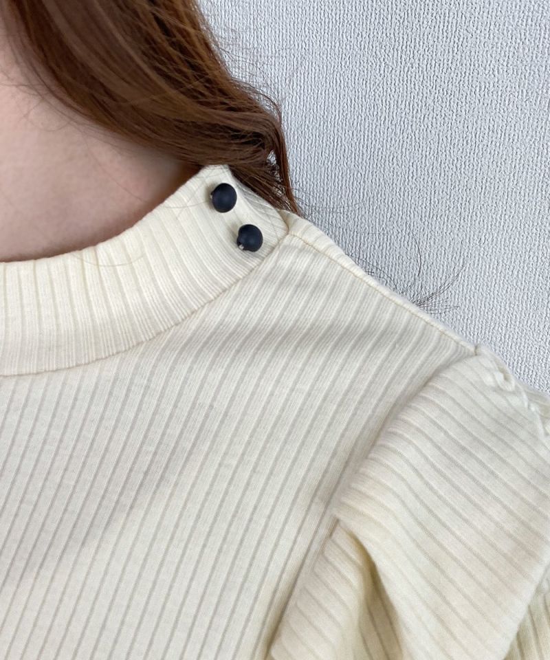 ivory / collar button
