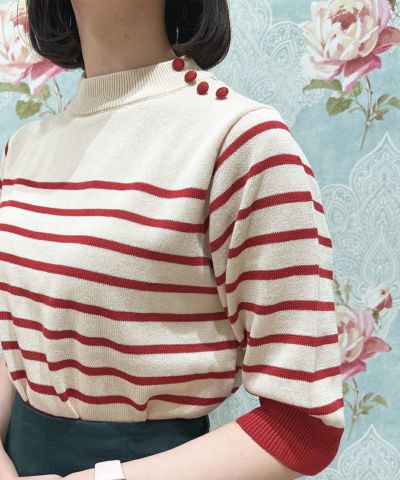ivory × red / sleeves