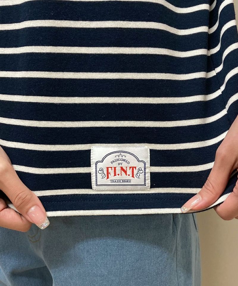 navy × off white / brand tag