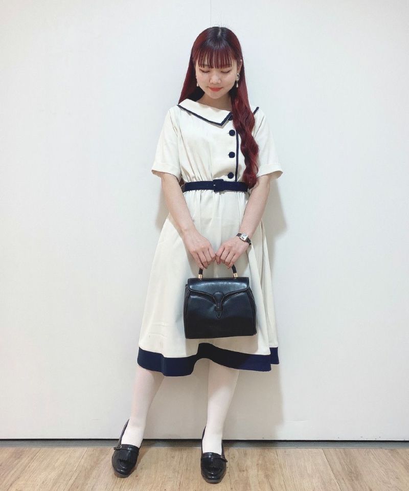 Fi.n.t フィント サイド衿バイカラーワンピースOFF×NAVY フィント F i.n.t サイド衿バイカラーワンピース （OFF×NAVY