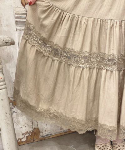 khaki / hem