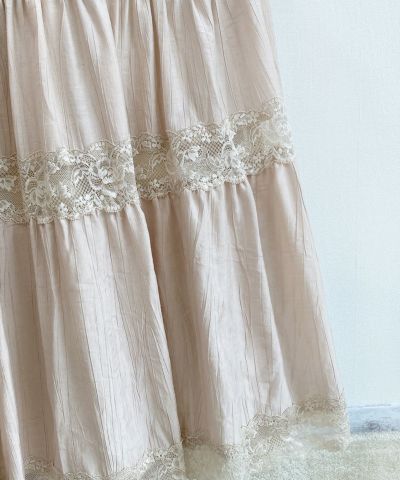light beige / hem