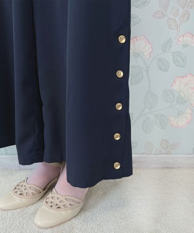 navy / button
