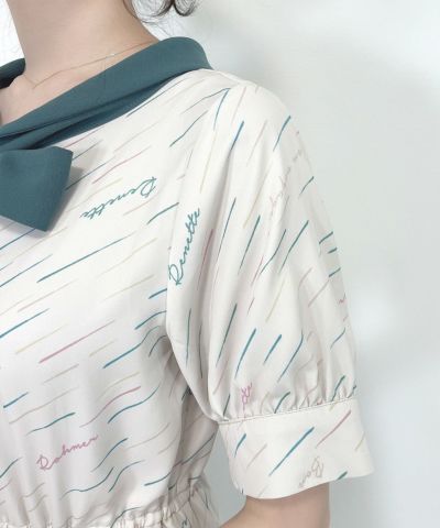 ivory × green / sleeves