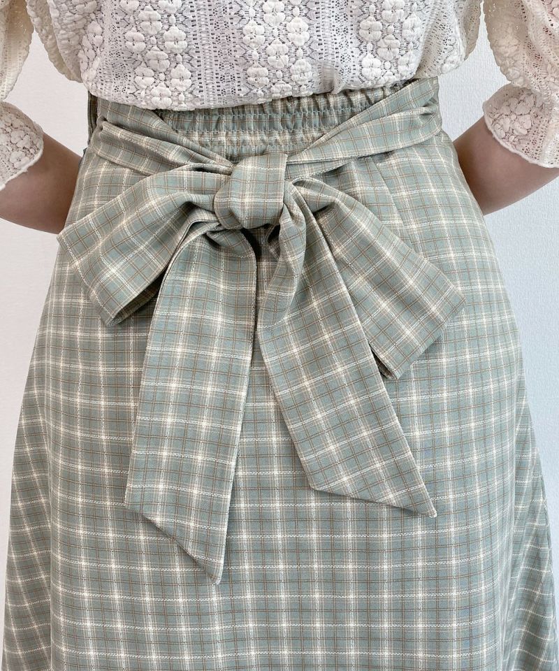 green × white / back ribbon