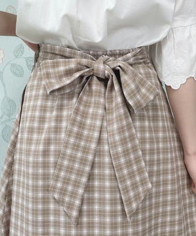 beige × white / back ribbon