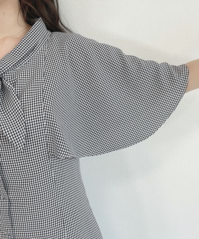 black × white / cape