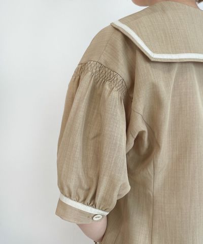 beige / sleeve